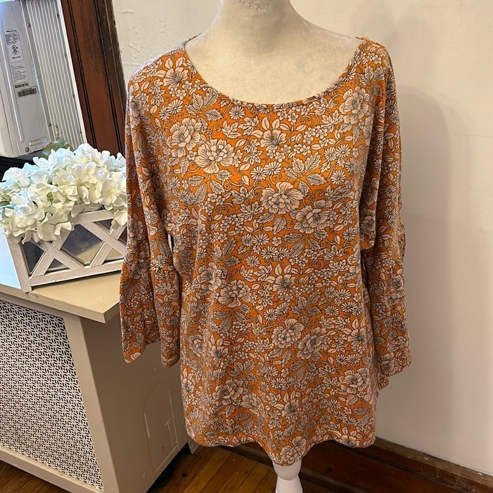3/$30 LC Lauren Conrad orange floral long statement sleeve blouse Size M EUC